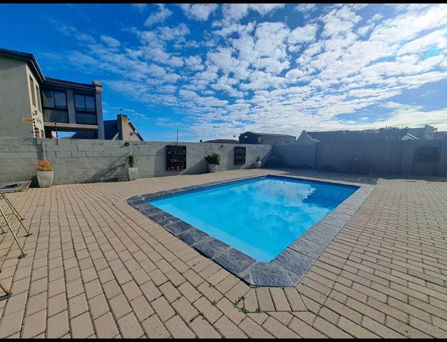 3 BEDROOM FREEHOLD FOR SALE IN MYBURGH PARK